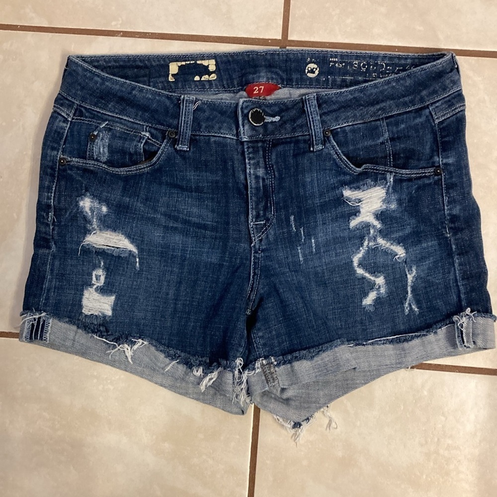 Solo Design Lab Distressed Shorts - Picture 9 of 9